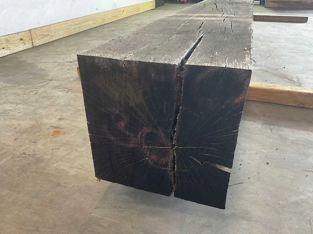 Frans eikenhouten balk gedroogd 403x29x29 cm - afbeelding 5 van  6