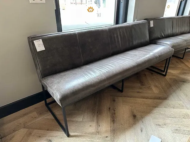Fred de la bretoniere - lederen restaurant bank - afbeelding 1 van  5