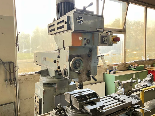 Freesmachine - afbeelding 9 van  11