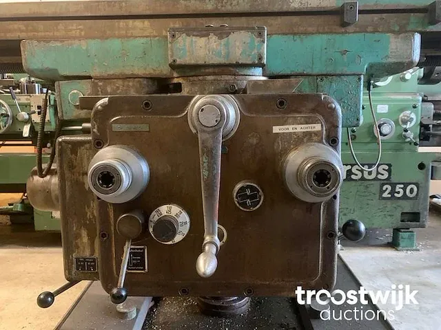 Freesmachine - afbeelding 6 van  12
