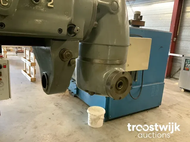 Freesmachine - afbeelding 12 van  23
