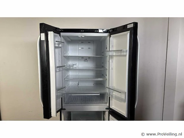 Freestanding fridge freezer hotpoint ffu3d x - afbeelding 2 van  3