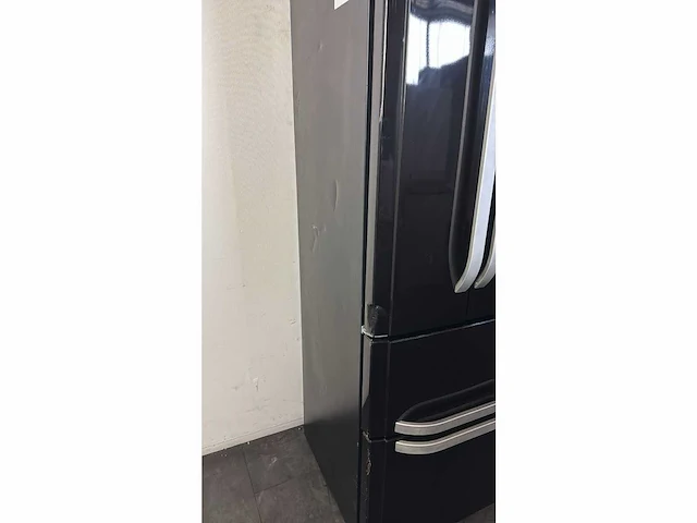 Freestanding fridge freezer hotpoint ffu4d k - afbeelding 3 van  6