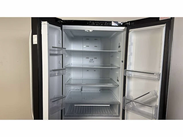 Freestanding fridge freezer hotpoint ffu4d k - afbeelding 5 van  6