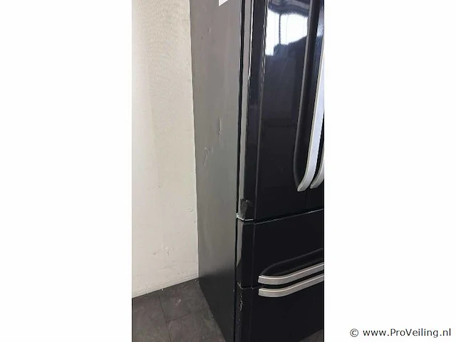 Freestanding fridge freezer hotpoint ffu4d k - afbeelding 3 van  6