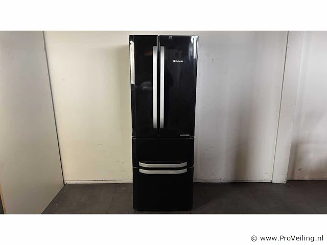 Freestanding fridge freezer hotpoint ffu4d k - afbeelding 4 van  6