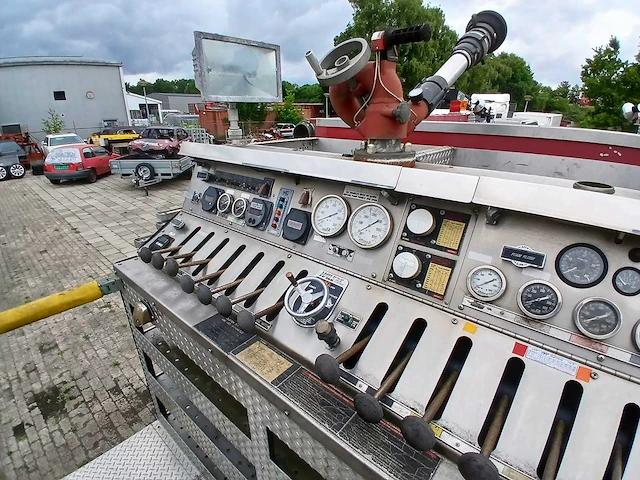 Freightliner - brandweerwagen - afbeelding 7 van  10