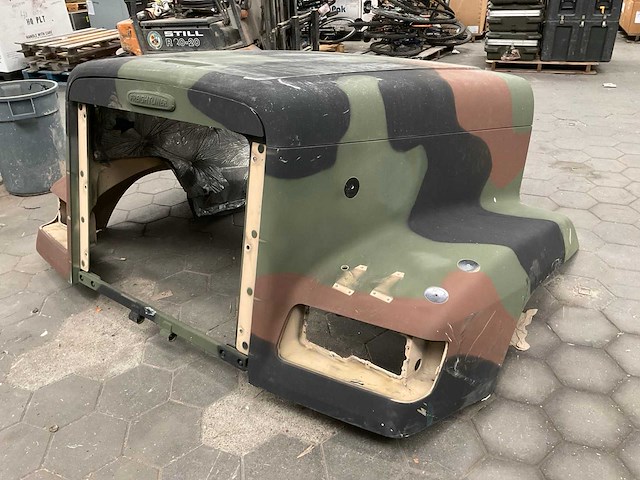 Freightliner vrachtwagen motorkap - afbeelding 1 van  8