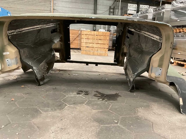 Freightliner vrachtwagen motorkap - afbeelding 5 van  8