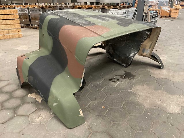 Freightliner vrachtwagen motorkap - afbeelding 6 van  8