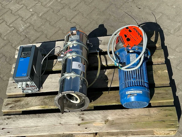 Frequentieregelaar + hopperloader + waterpomp - afbeelding 5 van  10