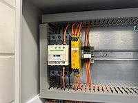 Frequentieregelaar met schakelpaneel - afbeelding 7 van  8