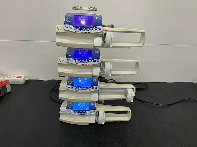 Fresenius kabi - injectomat agilia - infuuspompen (4x) - afbeelding 1 van  4