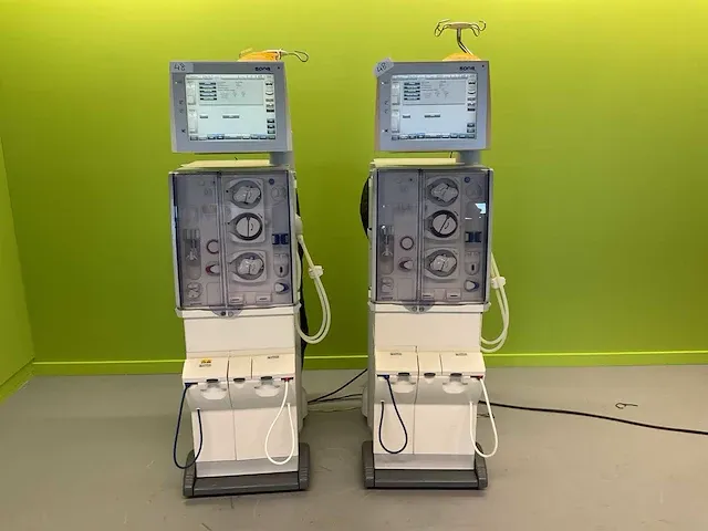 Fresenius medical care 5008 dialyse apparatuur (2x) - afbeelding 1 van  21