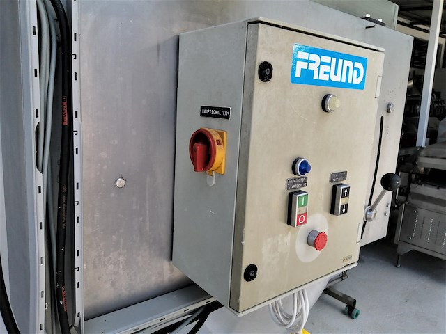 Freund - afbeelding 5 van  6