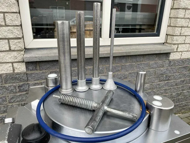 Frey kompakta 2 stopmachines en vulbussen - afbeelding 3 van  7