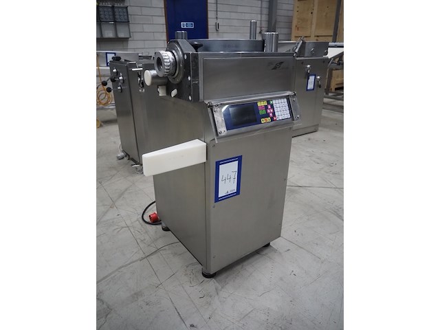 Frey - afbeelding 4 van  11