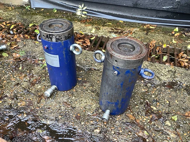 Freyssinet enarpac cll10010 hydraulische pers (2x) - afbeelding 1 van  3