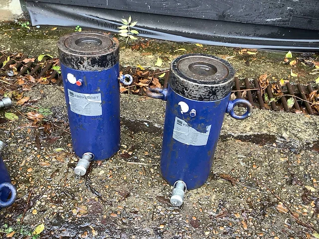 Freyssinet enarpac cll10010 hydraulische pers (2x) - afbeelding 1 van  4