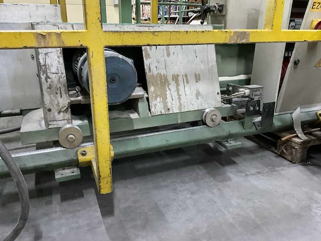 Friction e1500 lintzaagmachine - afbeelding 5 van  10