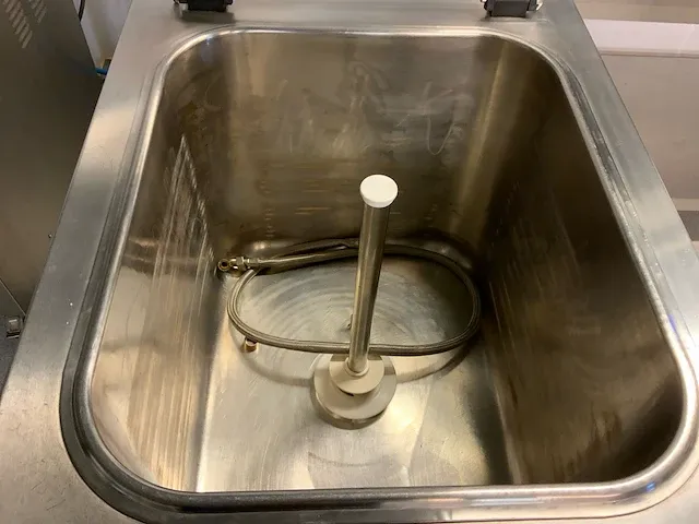 Frigomat peb 120 pasteurisatie machine - afbeelding 13 van  13