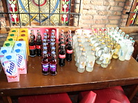 Frisdrank op drie tafels waaronder water, coca cola, fanta etc. ruim 150 flesjes. - afbeelding 3 van  3
