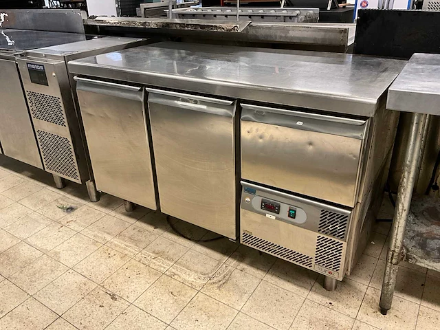 Friulinox tr37 silve koelwerkbank - afbeelding 2 van  8