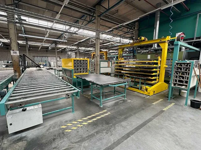 Friz / hansaflex / kontra - complete koelcel / vriescel panelen productielijn 1 - 2019 - afbeelding 20 van  29