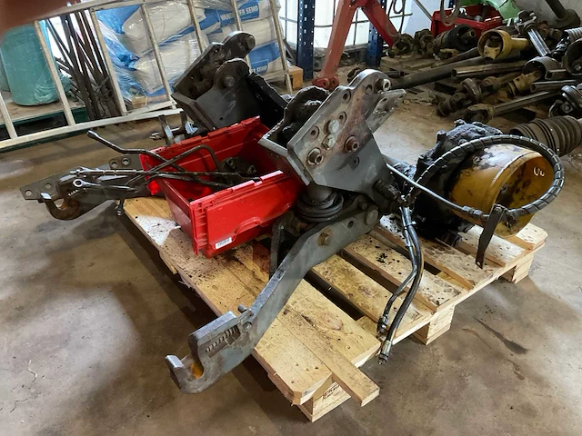 Front hefinrichting + pto (fendt 300-500 serie) - afbeelding 1 van  15