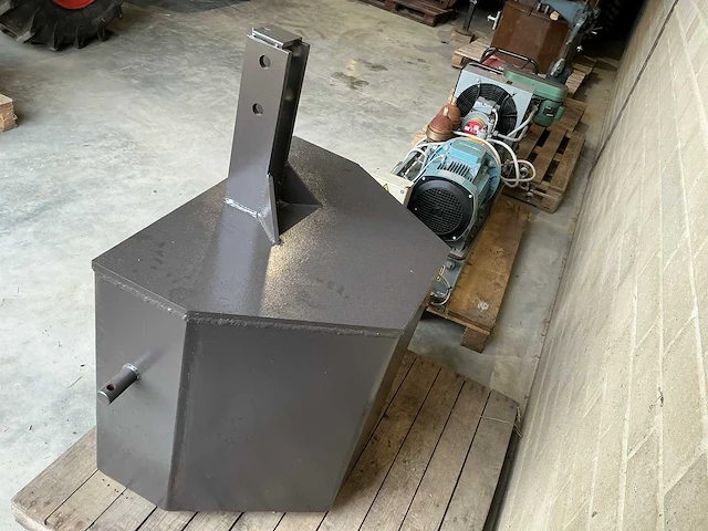 Frontgewicht 1300kg. - afbeelding 3 van  7