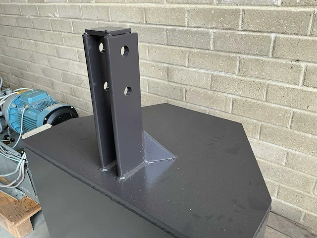 Frontgewicht 1300kg. - afbeelding 6 van  7