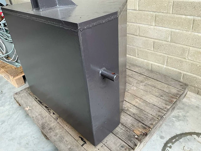 Frontgewicht 1300kg. - afbeelding 7 van  7