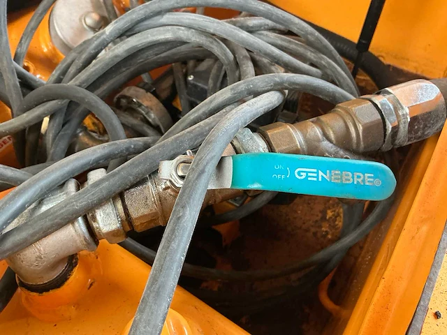 Fuel proof brandstoftank - afbeelding 6 van  17