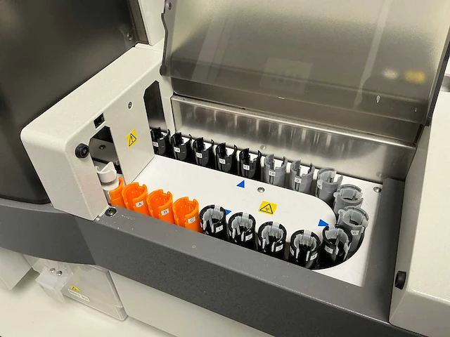 Fujirebio fujirebio immunoassay analyse apparaat - afbeelding 3 van  9