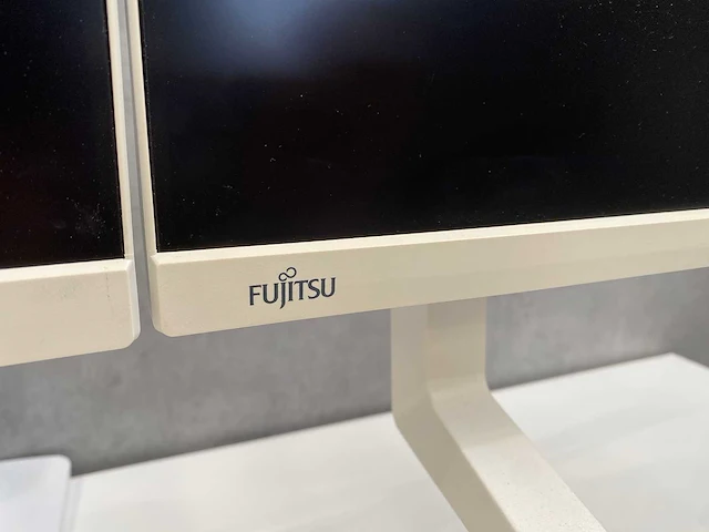 Fujitsu dy24-9t - 24" lcd monitoren met ergotron dubbele monitorarm - afbeelding 14 van  15