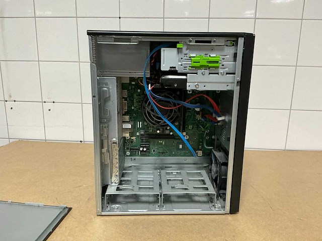 Fujitsu esprimo p557/e85+ - i5-7400 computersysteem - afbeelding 5 van  7