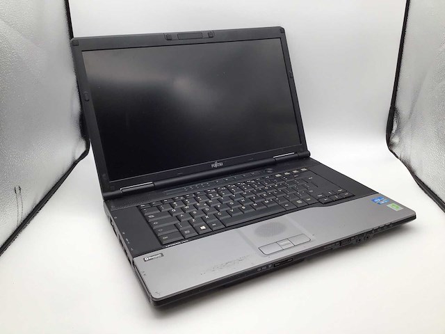 Fujitsu lifebook e572 laptop - afbeelding 1 van  9