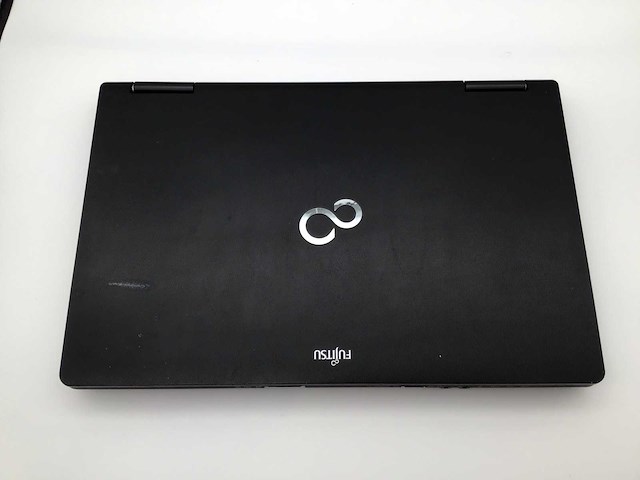 Fujitsu lifebook e572 laptop - afbeelding 4 van  9