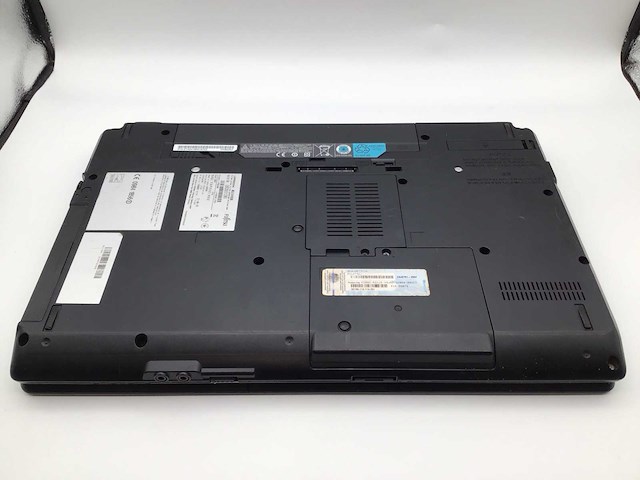 Fujitsu lifebook e572 laptop - afbeelding 8 van  9