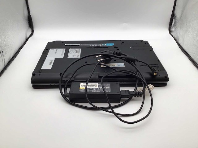 Fujitsu lifebook e572 laptop - afbeelding 9 van  9