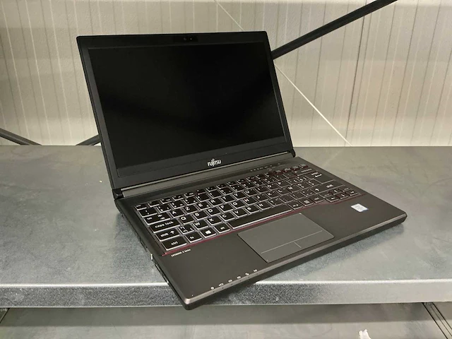 Fujitsu lifebook e736 laptop (3x) - afbeelding 1 van  6