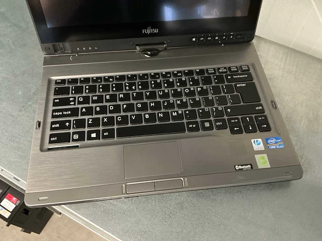 Fujitsu lifebook t902 laptop (5x) - afbeelding 2 van  5