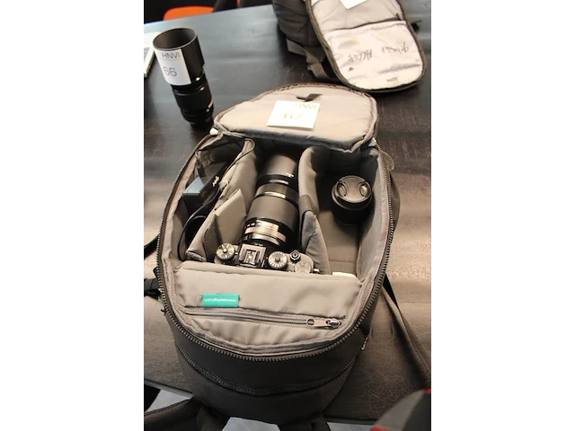 Full-frame spiegelreflexcamera canon eos 6d met een canon ef 24-105mm f/4l is usm lens met accu en lader in... - afbeelding 1 van  7