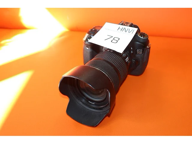 Full-frame spiegelreflexcamera canon eos 70d dslr met een zoomlens canon ef-s 24-105mm. met accu. - afbeelding 1 van  3