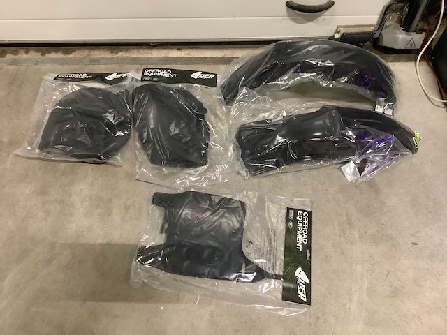 Full plastic kit zwart - husqvarna tc 250 (2016) - afbeelding 3 van  6