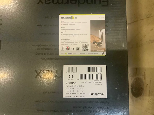 Fundermax plast massief zwart plaatmateriaal (8x) - afbeelding 3 van  3