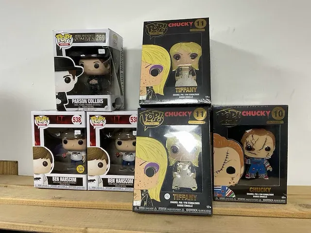 Funko pop! horror vinyl figuur en pins (13x) - afbeelding 1 van  1