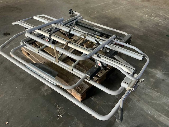 Futuro elektrische camper fietsendrager - afbeelding 8 van  13