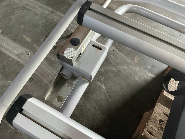 Futuro elektrische camper fietsendrager - afbeelding 3 van  13