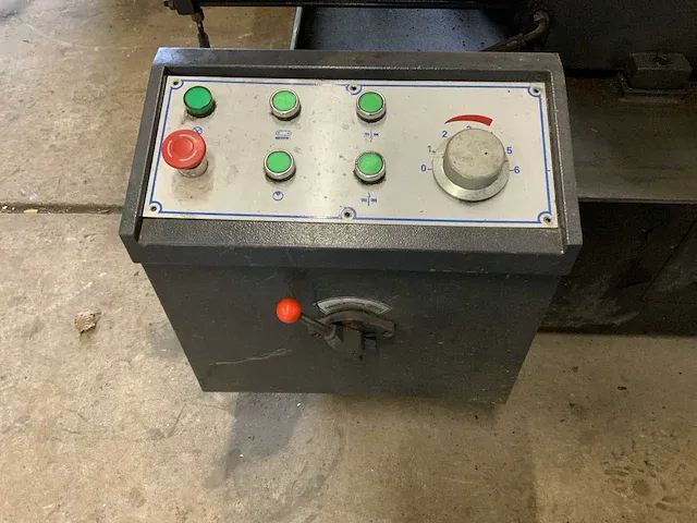 G4235 bandzaagmachine - afbeelding 4 van  8